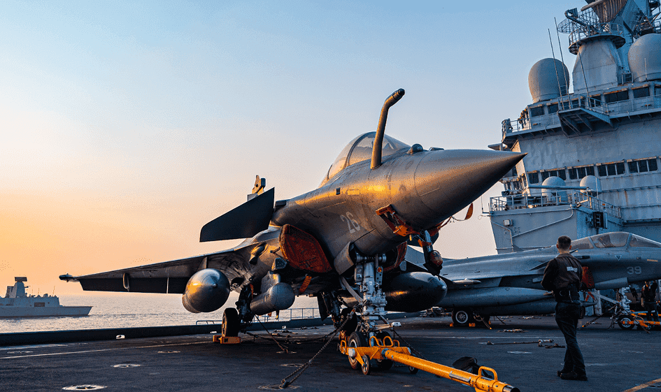Plonge dans l'univers des 80 métiers de la Marine nationale