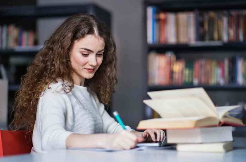 Exemples de dissertation du Bac de français : tous les sujets depuis 2021