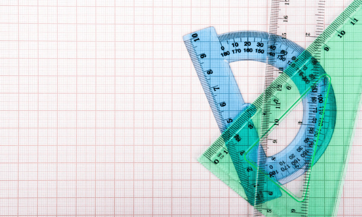 Le triangle isocèle : définition, propriétés et exercices corrigés