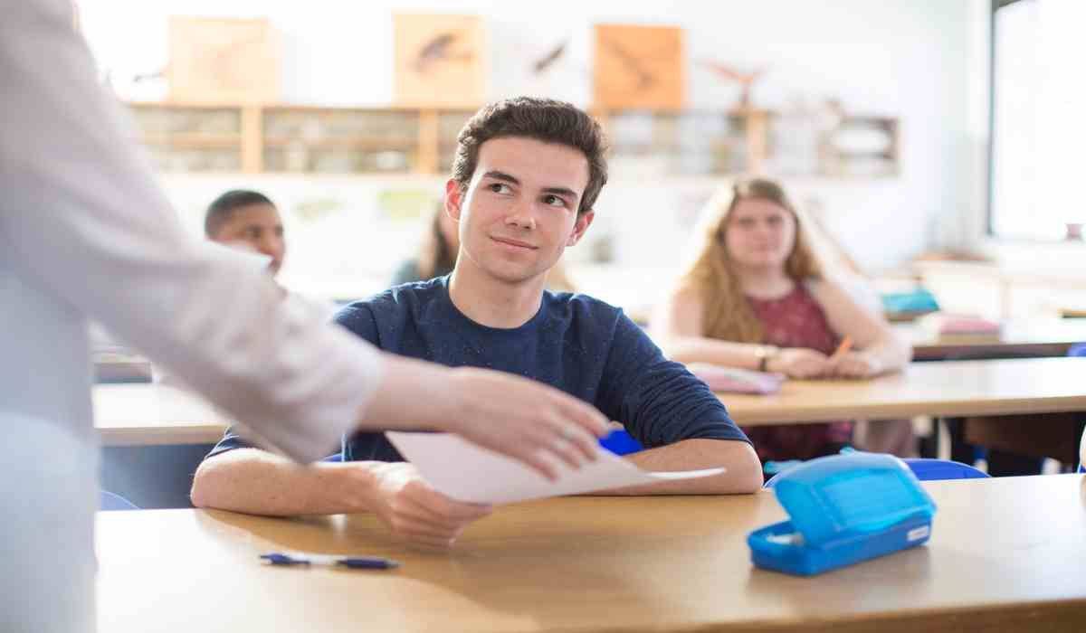 Brevet 2025 : sujets et corrigés de mathématiques