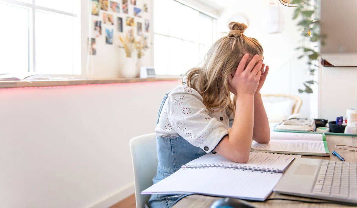 Stress scolaire chez les ados : comment les aider à gérer la pression ?