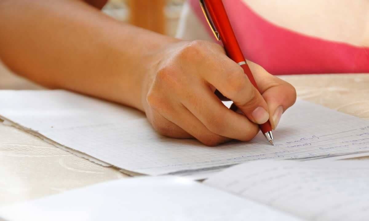 Exemples de dictée au Brevet : entraîne-toi efficacement !