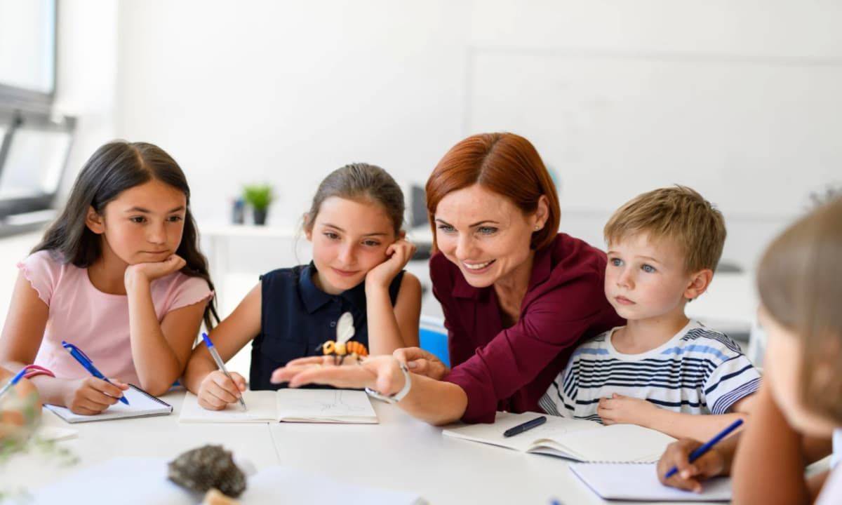 La liste des mots invariables : comment les retenir facilement
