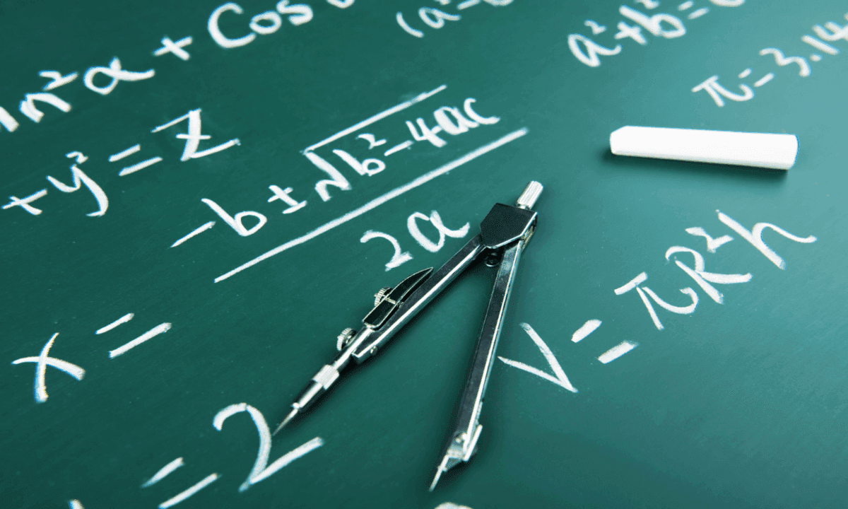 Bac Maths 2026 : les 10 formules indispensables pour réussir en Première