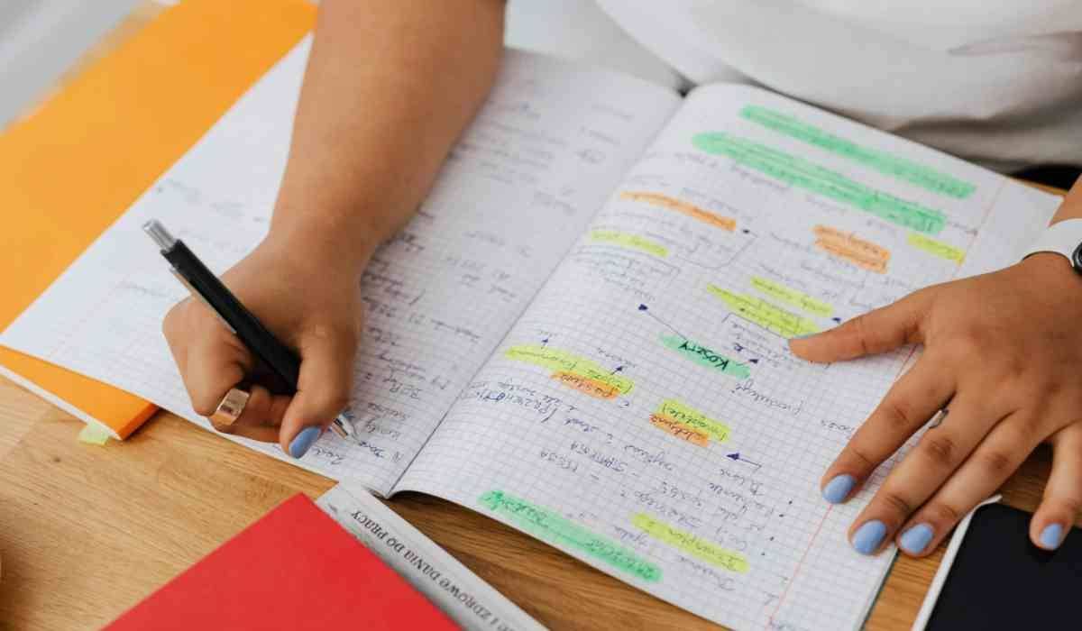Révisions Bac : la méthode selon ta spécialité 💌